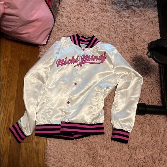 Nicki Minaj jacket - Picture 5 of 5